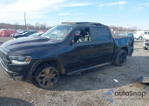 2021 Ram 1500 Laramie 4X4 5'7 Box z USA, uszkodzony, nr VIN 1C6SRFJT3MN743486